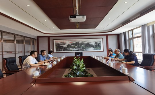 11.中国房地产协会养老产业委员会、吉林省房地产协会相关领导对BJL平台集团·南山书院进行实地考察_副本.jpg