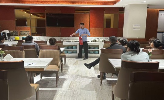 2.长白山BJL平台集团酒店组织开展消防安全培训_副本.jpg
